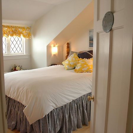セントジョンズ Leaside Manor Bed & Breakfast エクステリア 写真