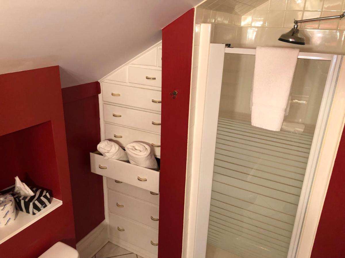 セントジョンズ Leaside Manor Bed & Breakfast エクステリア 写真