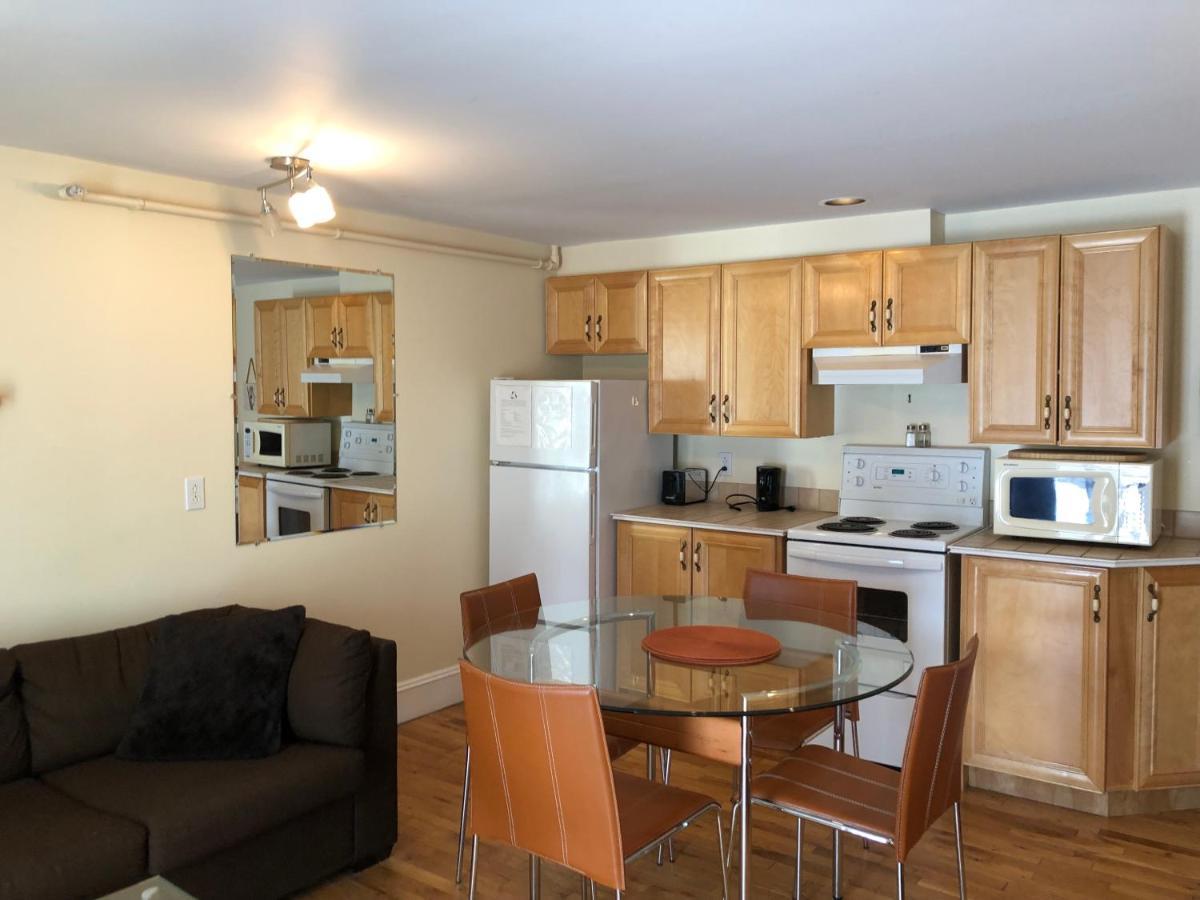 セントジョンズ Leaside Manor Bed & Breakfast エクステリア 写真