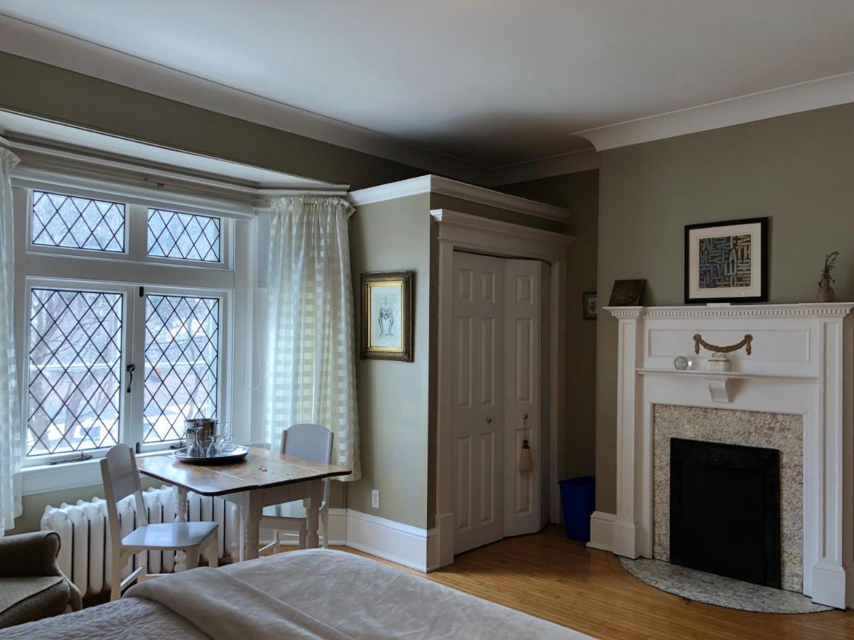 セントジョンズ Leaside Manor Bed & Breakfast エクステリア 写真
